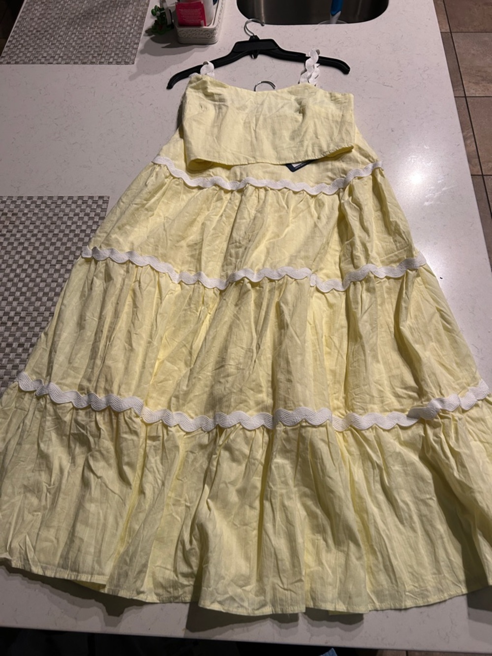 Yellow 2pcs Tiered Maxi Skirt with White Trim and matching Top - Picture 4 of 7